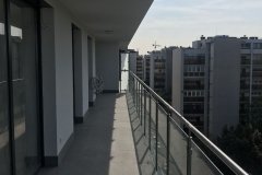Üveges-rozsdamentes-inox-teraszkorlát-XIII.-ker.-társasház-3